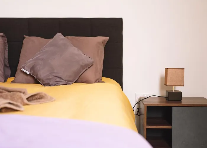 Modern 3 Bedroom With Ac Lejlighed