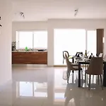 Modern 3 Bedroom With Ac Apartman Żabbar