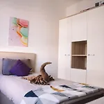 Modern 3 Bedroom With Ac Apartman