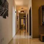 Apartman Modern 3 Bedroom With Ac Żabbar