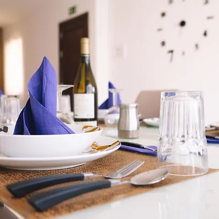 Modern 3 Bedroom With Ac アパート