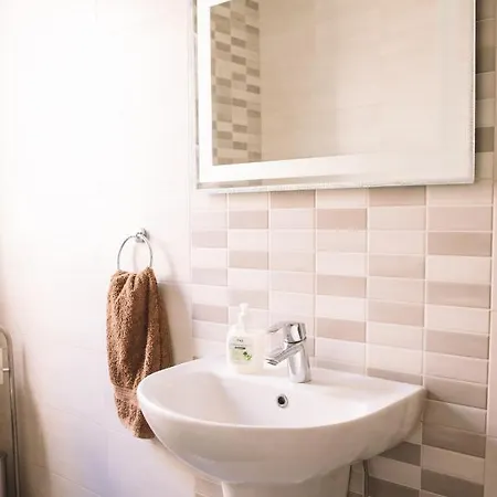 Modern 3 Bedroom With Ac Żabbar