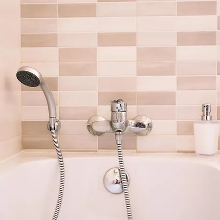 Modern 3 Bedroom With Ac Apartment Zabbar