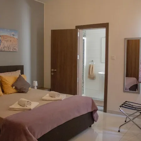 Modern 3 Bedroom With Ac Żabbar