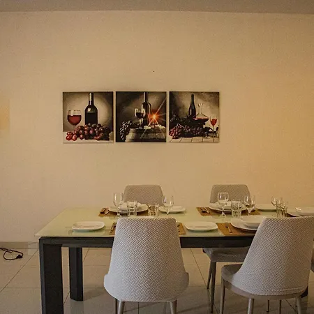 아파트 Modern 3 Bedroom With Ac *