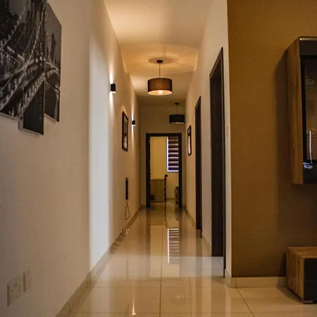 Appartement Modern 3 Bedroom With Ac Żabbar