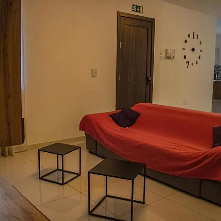 Modern 3 Bedroom With Ac Żabbar