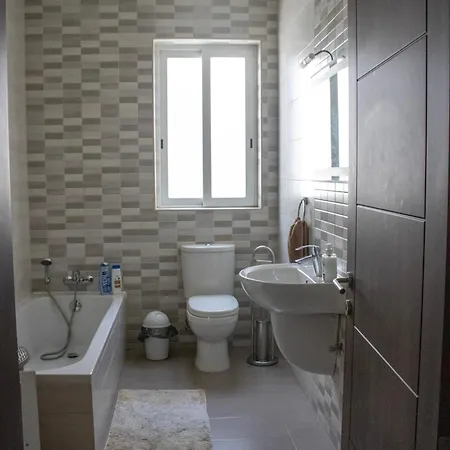 Appartement Modern 3 Bedroom With Ac *