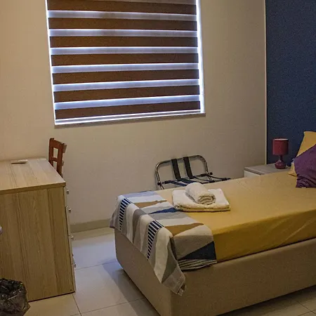 Modern 3 Bedroom With Ac Lejlighed Żabbar