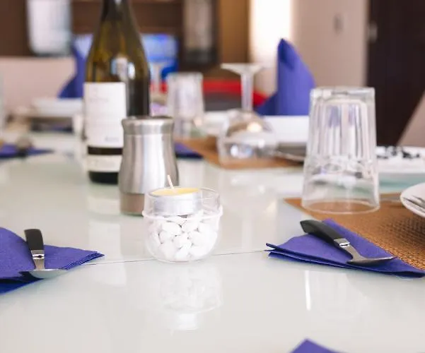 Modern 3 Bedroom With Ac Lejlighed *