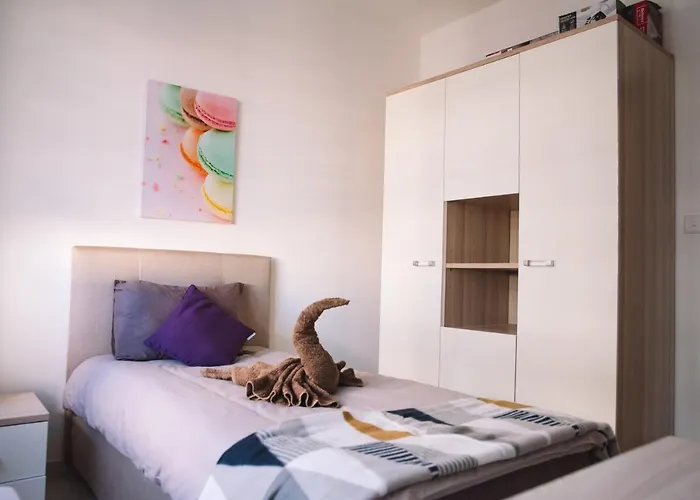 Modern 3 Bedroom With Ac Lejlighed