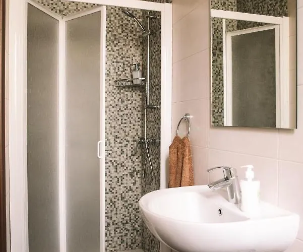 Modern 3 Bedroom With Ac Lejlighed Żabbar