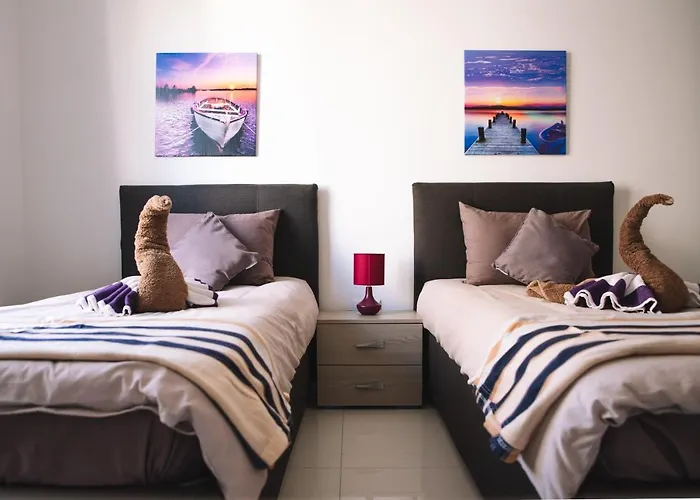 Modern 3 Bedroom With Ac Lejlighed